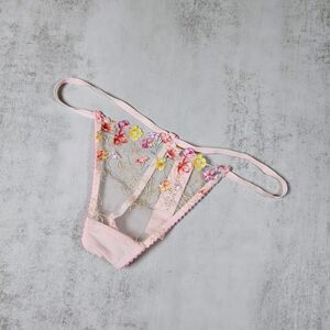 Victoria's Secret Dream Angels Bloom Floral Embroidery V-String Panty Size XS